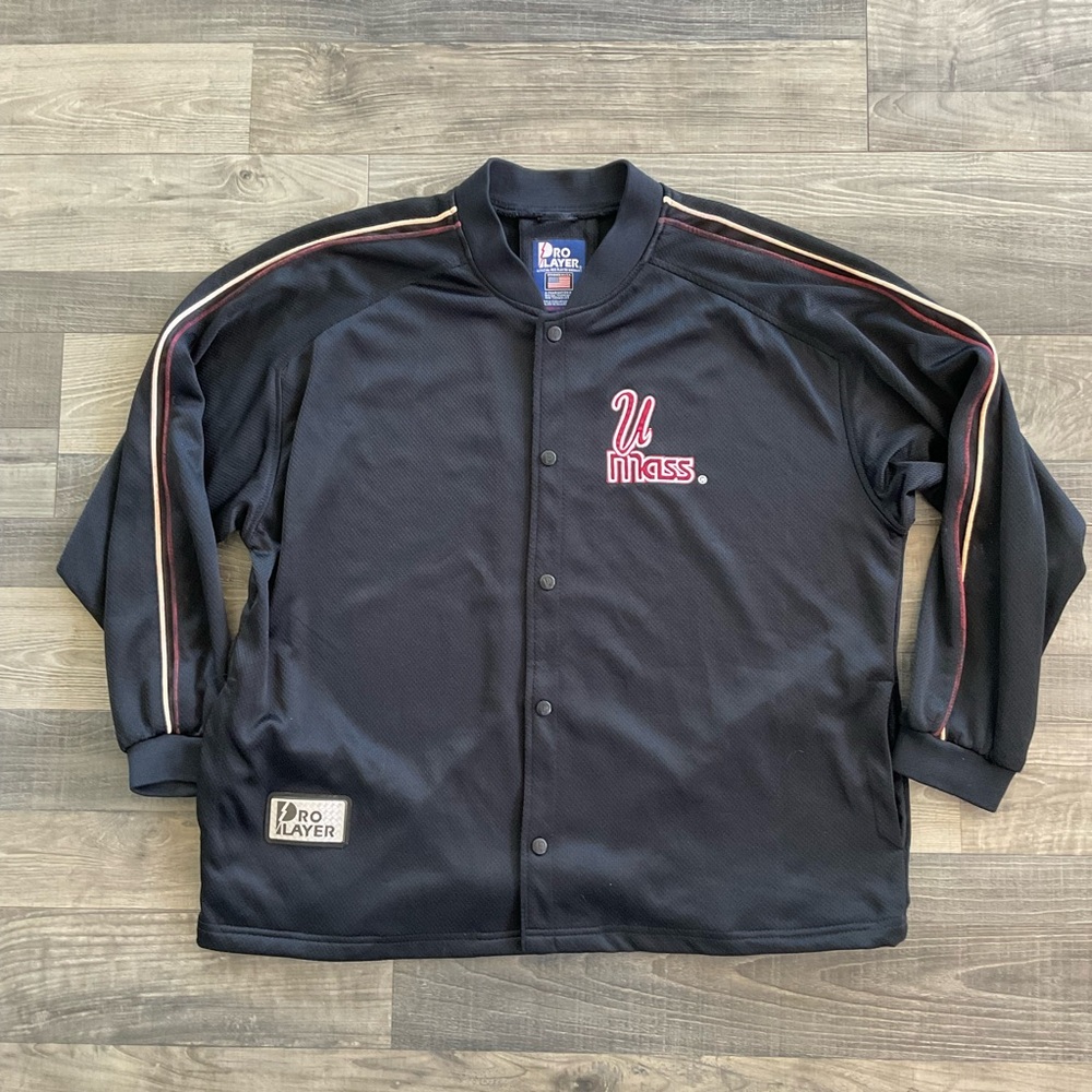 VTG Pro Player UMass Warmup Jacket Men's LARGE Black Maroon Snap